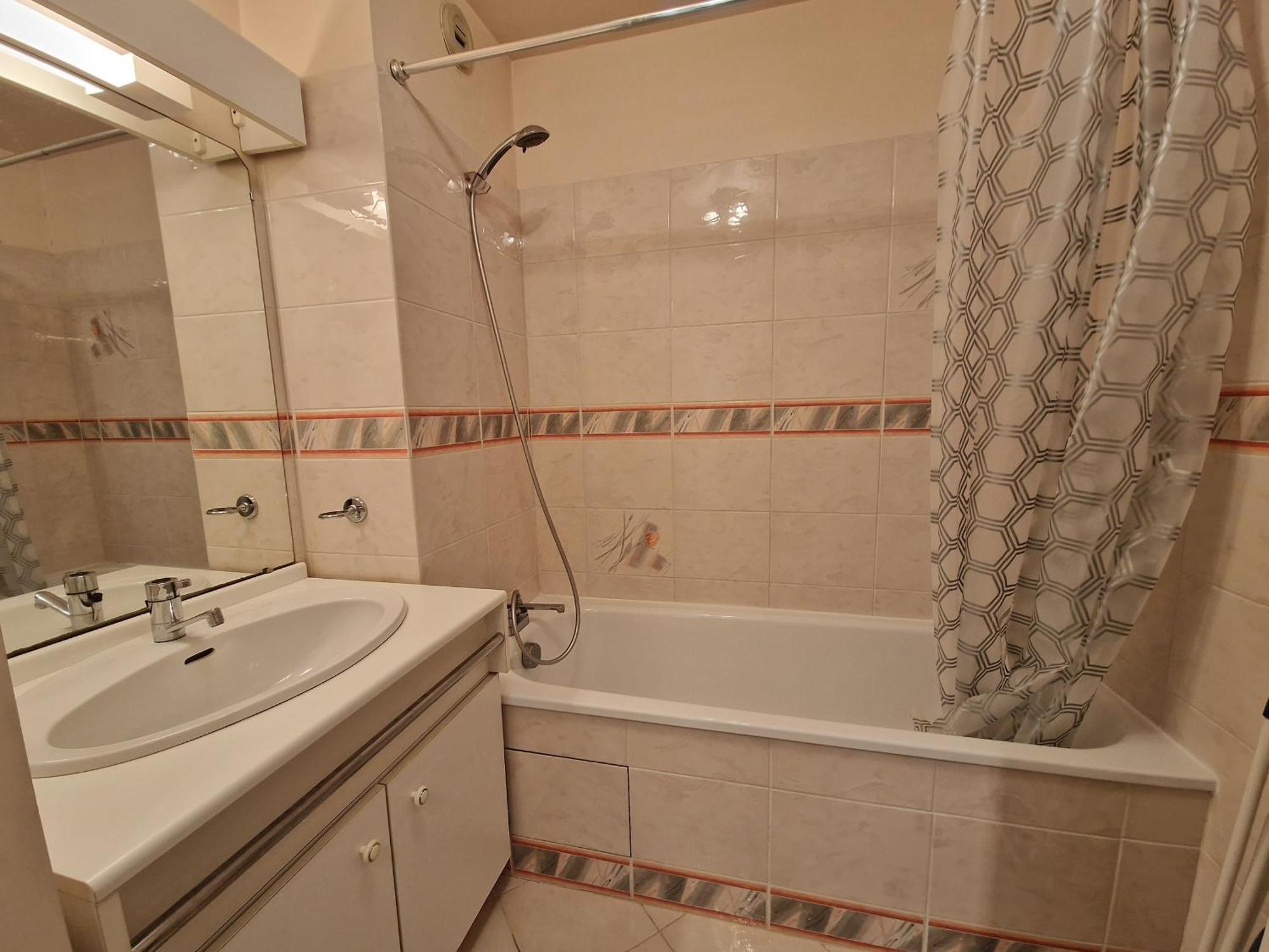 Appartement Avec Piscine, Tennis & Balcon, Centre-Ville Chatelaillon-Plage, 6 Pers, 2 Ch - Fr-1-706-17 Екстериор снимка