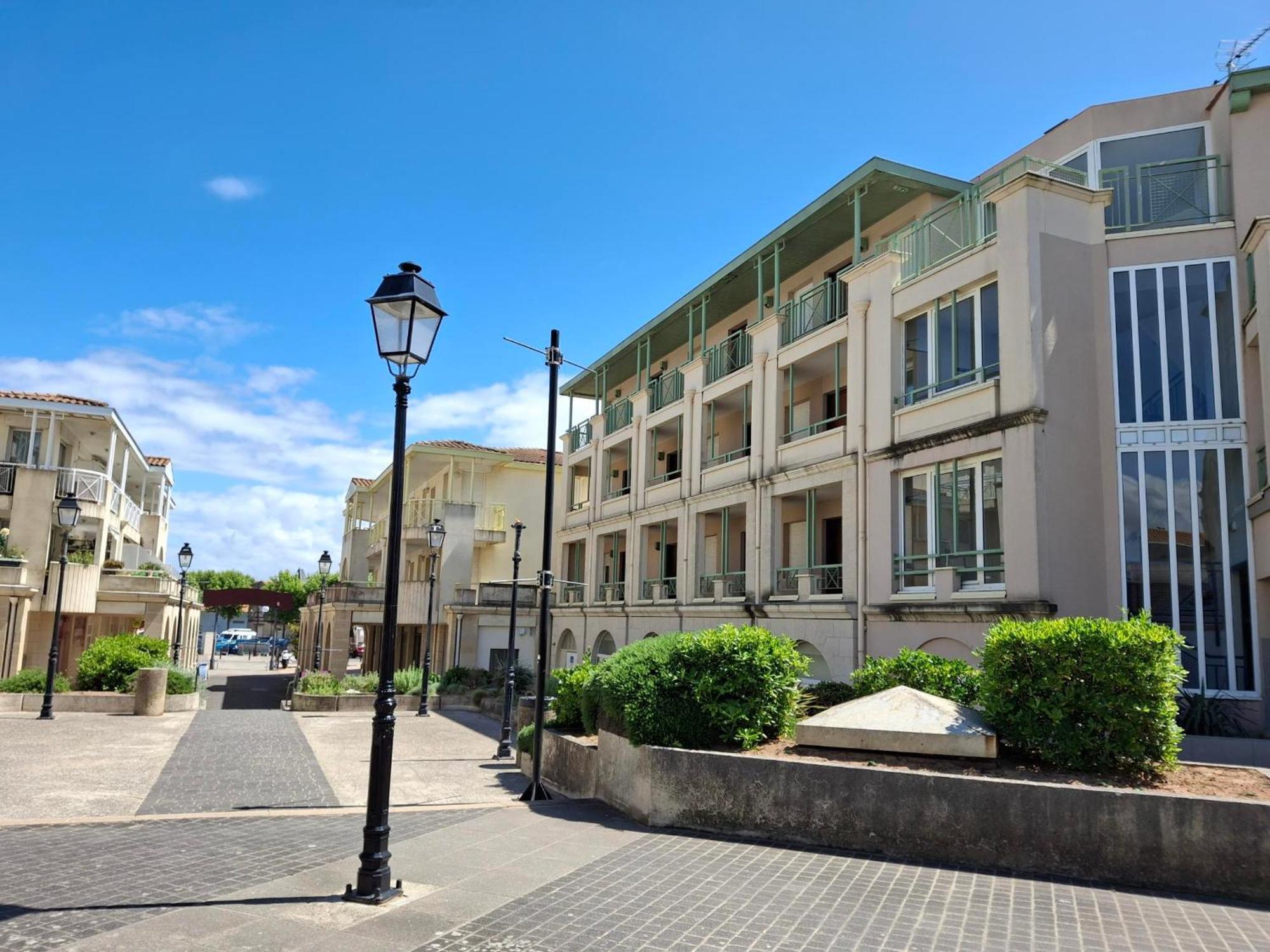 Appartement Avec Piscine, Tennis & Balcon, Centre-Ville Chatelaillon-Plage, 6 Pers, 2 Ch - Fr-1-706-17 Екстериор снимка